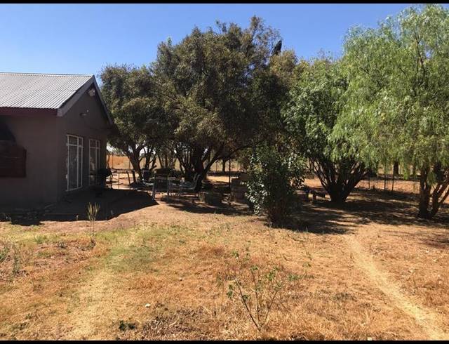 FARM FOR SALE IN ROODIA